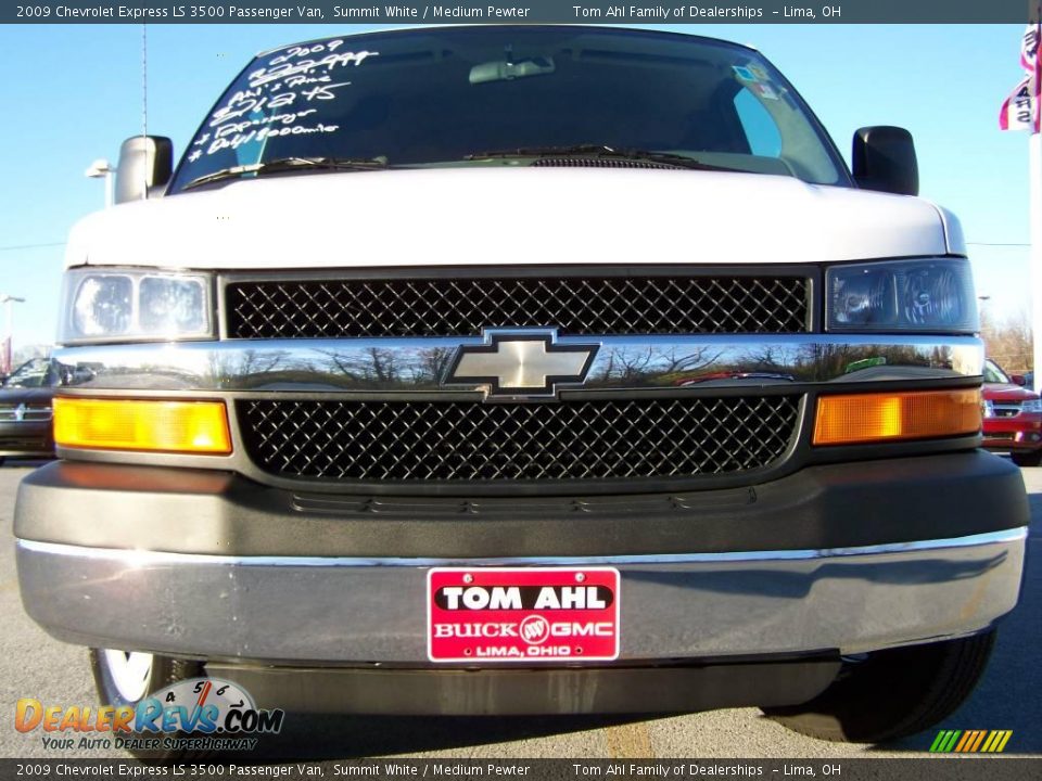 2009 Chevrolet Express LS 3500 Passenger Van Summit White / Medium Pewter Photo #3