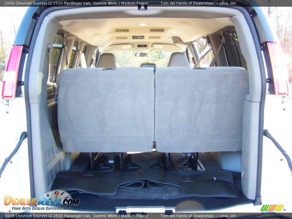 2009 Chevrolet Express LS 3500 Passenger Van Summit White / Medium Pewter Photo #11