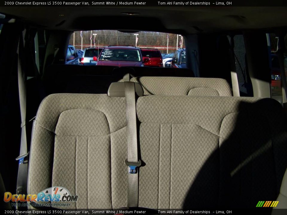 2009 Chevrolet Express LS 3500 Passenger Van Summit White / Medium Pewter Photo #15