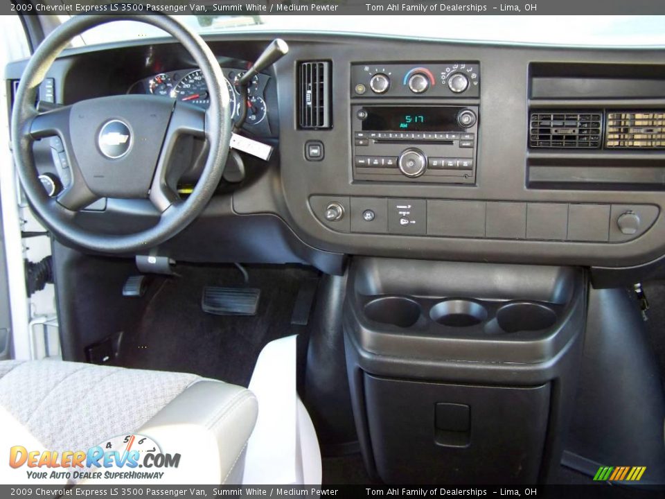 2009 Chevrolet Express LS 3500 Passenger Van Summit White / Medium Pewter Photo #16