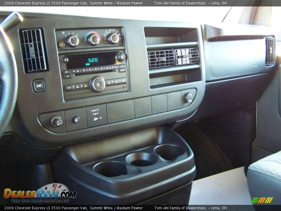 2009 Chevrolet Express LS 3500 Passenger Van Summit White / Medium Pewter Photo #20