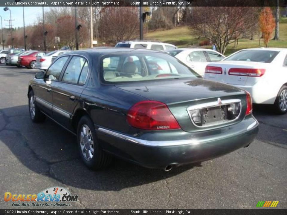 2002 Lincoln Continental Aspen Green Metallic / Light Parchment Photo #2