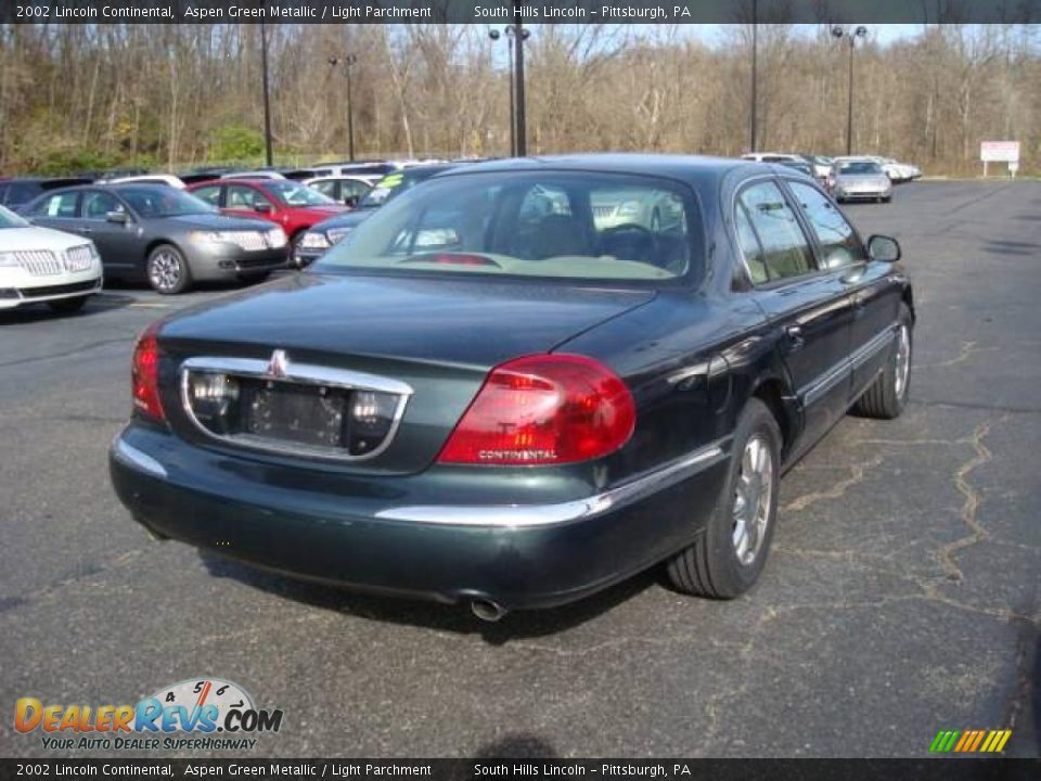2002 Lincoln Continental Aspen Green Metallic / Light Parchment Photo #4