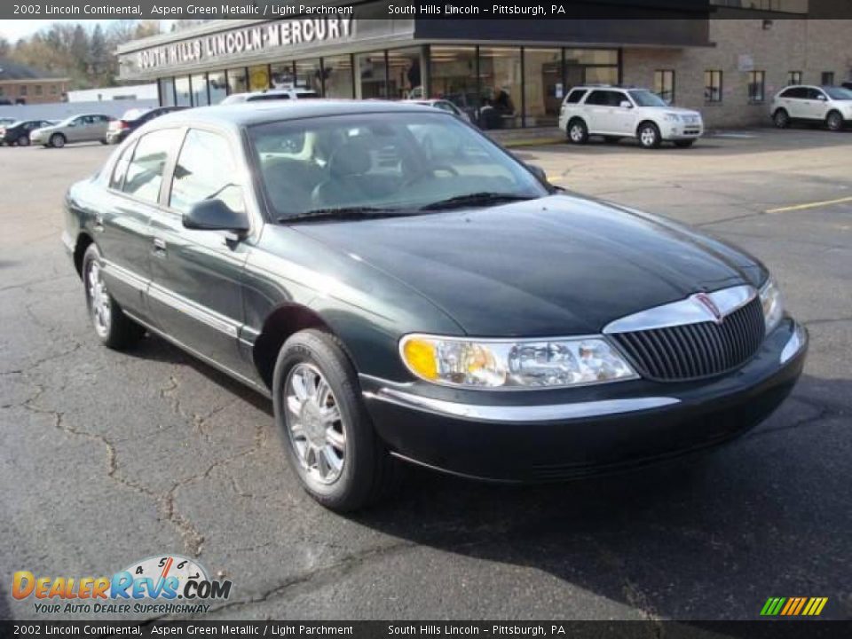 2002 Lincoln Continental Aspen Green Metallic / Light Parchment Photo #5