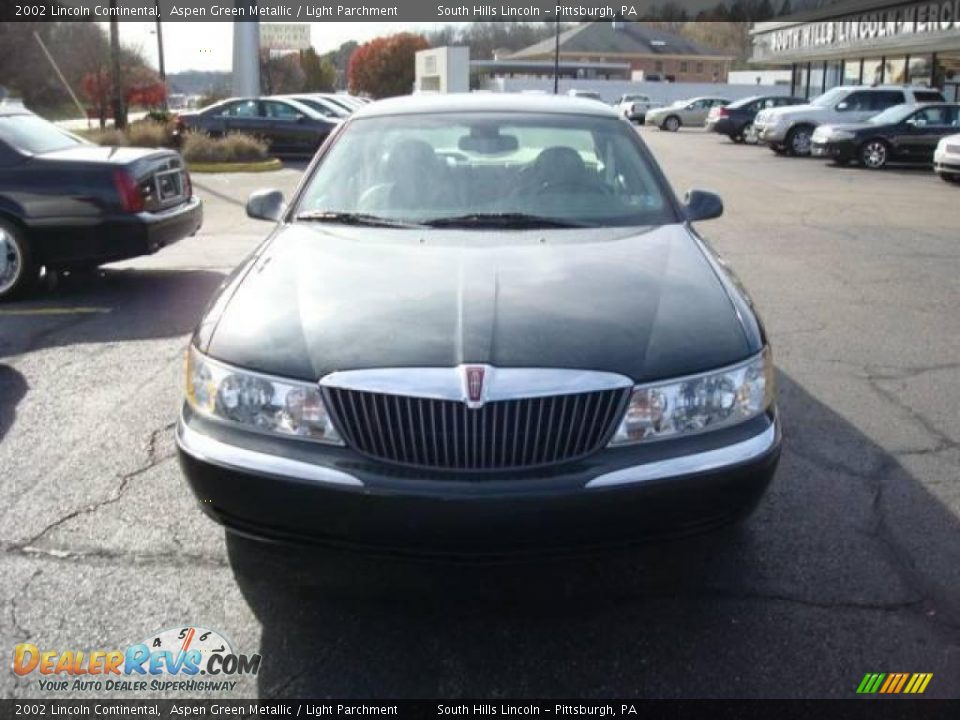 2002 Lincoln Continental Aspen Green Metallic / Light Parchment Photo #6