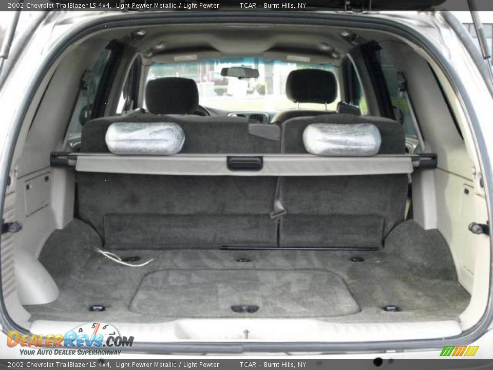 2002 Chevrolet TrailBlazer LS 4x4 Light Pewter Metallic / Light Pewter Photo #6