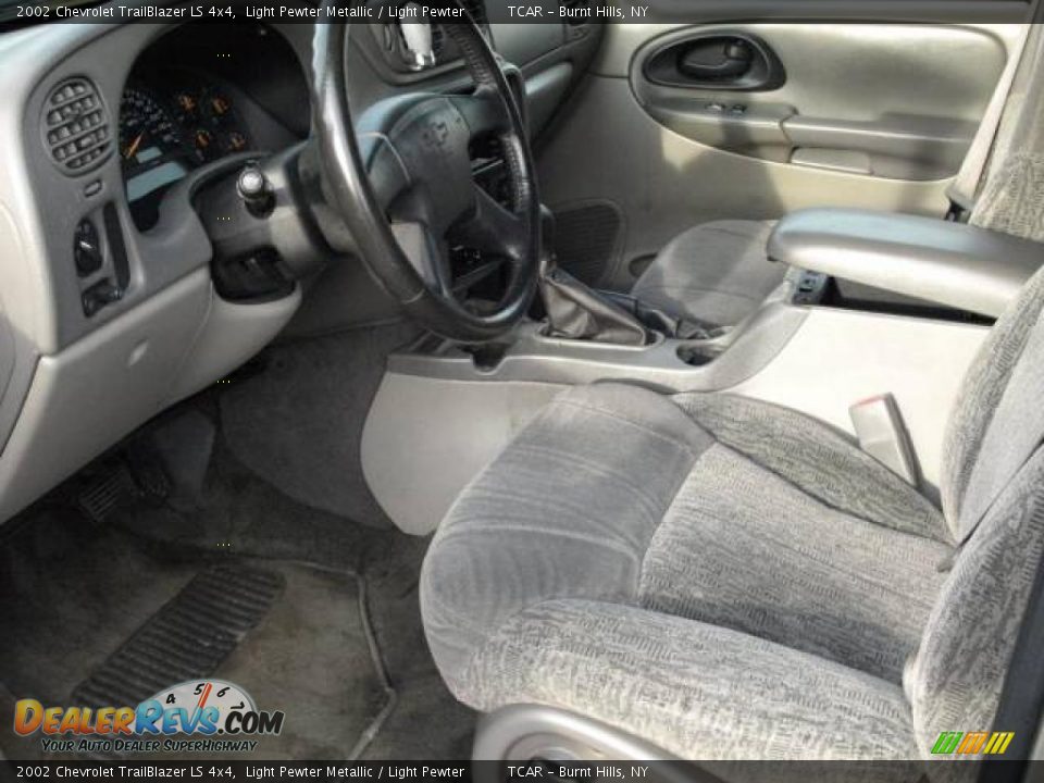 2002 Chevrolet TrailBlazer LS 4x4 Light Pewter Metallic / Light Pewter Photo #8