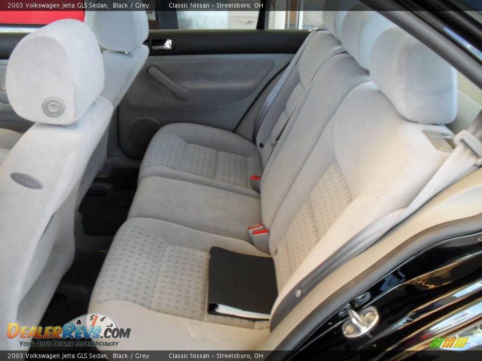 2003 Volkswagen Jetta GLS Sedan Black / Grey Photo #17