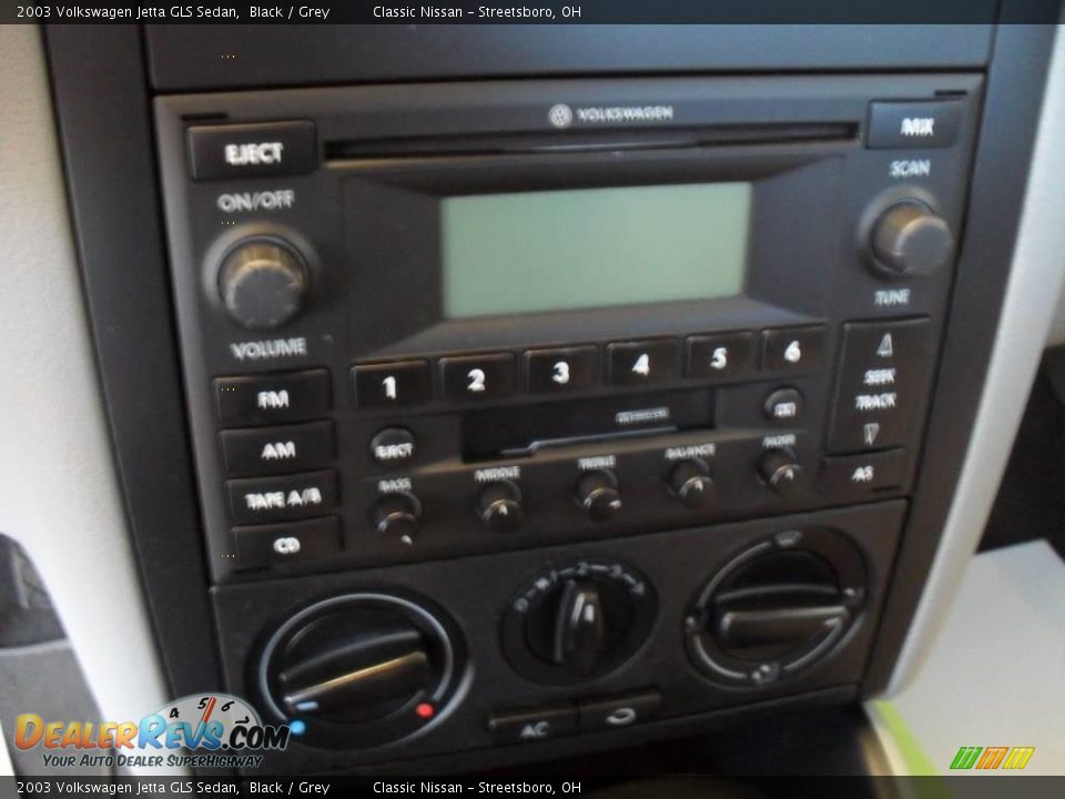 2003 Volkswagen Jetta GLS Sedan Black / Grey Photo #21