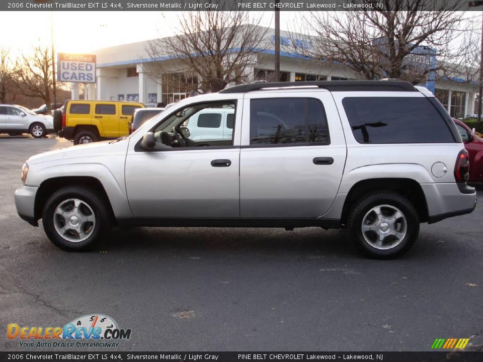 2006 Chevrolet TrailBlazer EXT LS 4x4 Silverstone Metallic / Light Gray Photo #3
