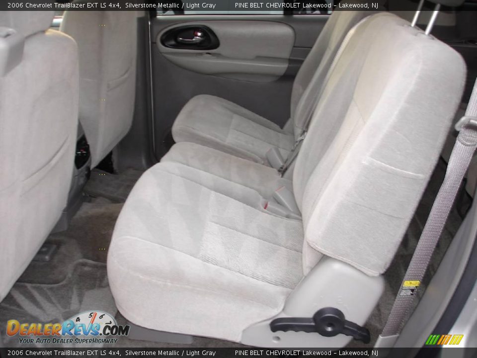 2006 Chevrolet TrailBlazer EXT LS 4x4 Silverstone Metallic / Light Gray Photo #10