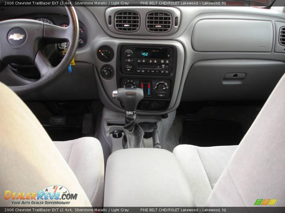 2006 Chevrolet TrailBlazer EXT LS 4x4 Silverstone Metallic / Light Gray Photo #12