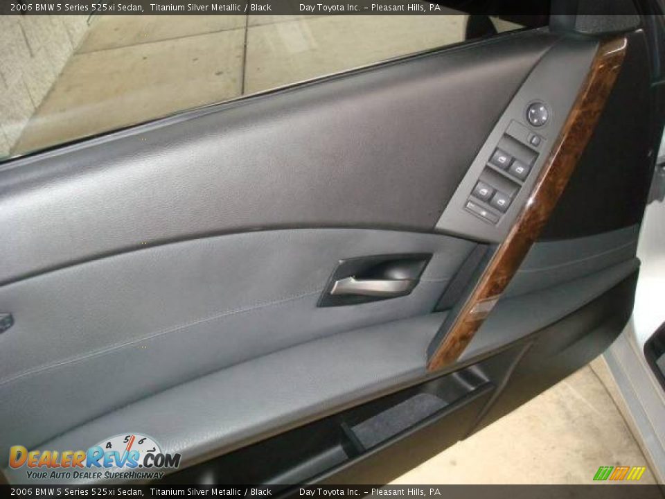 2006 BMW 5 Series 525xi Sedan Titanium Silver Metallic / Black Photo #11