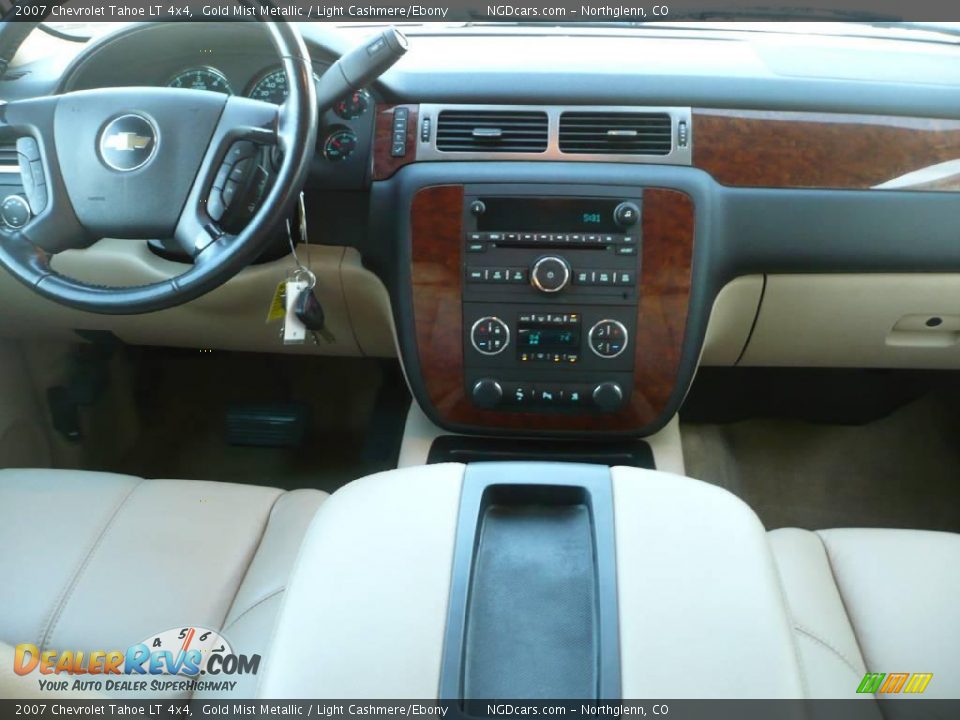 2007 Chevrolet Tahoe LT 4x4 Gold Mist Metallic / Light Cashmere/Ebony Photo #10