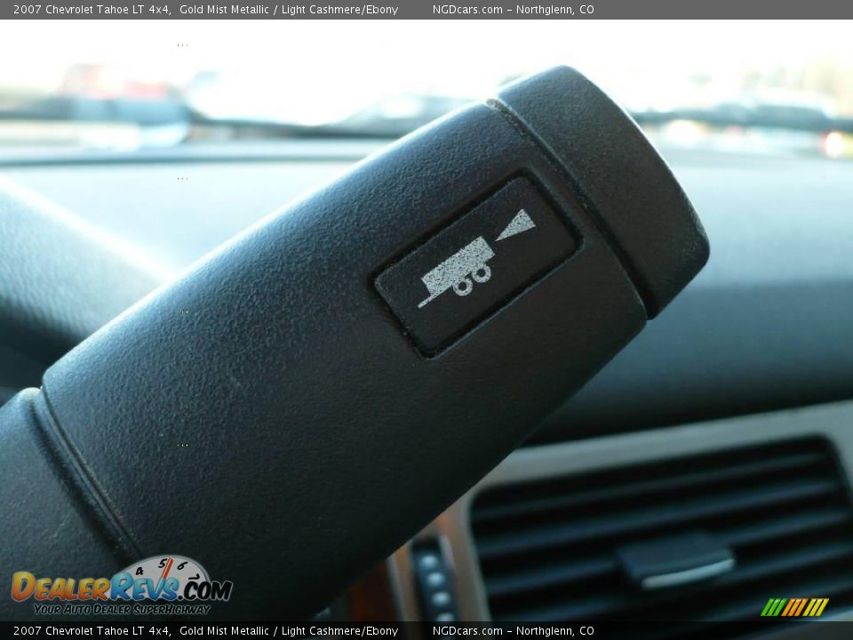 2007 Chevrolet Tahoe LT 4x4 Gold Mist Metallic / Light Cashmere/Ebony Photo #16