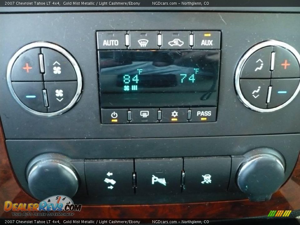 2007 Chevrolet Tahoe LT 4x4 Gold Mist Metallic / Light Cashmere/Ebony Photo #17
