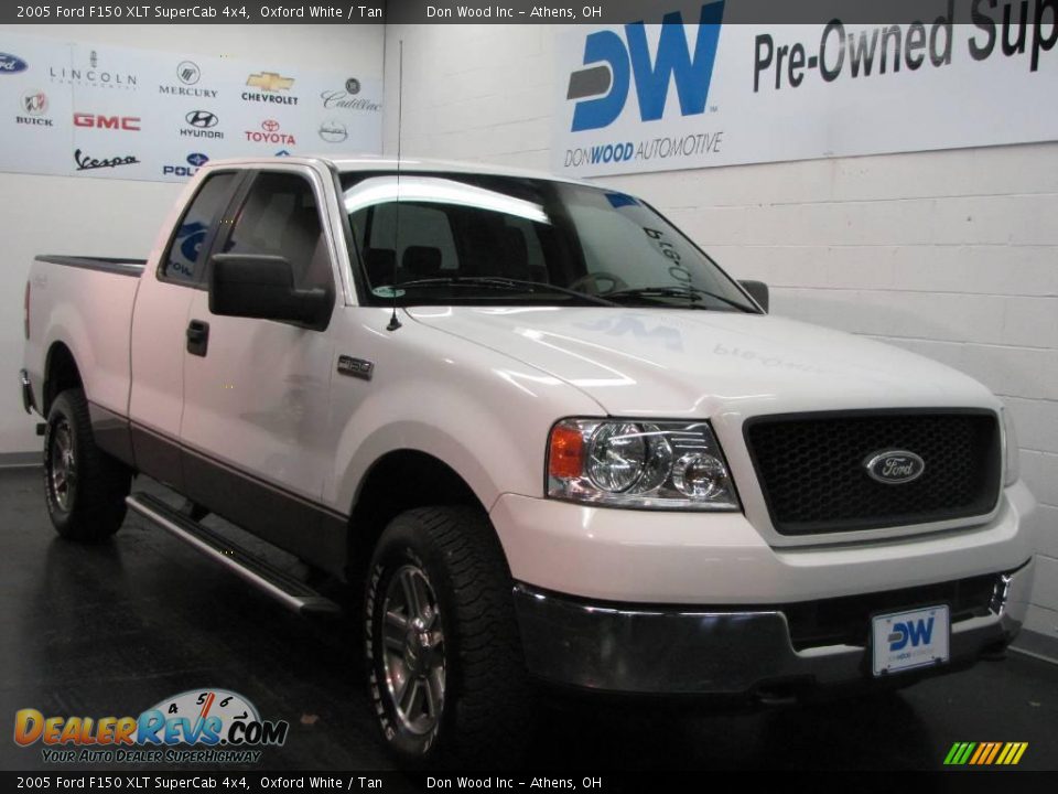 2005 Ford F150 XLT SuperCab 4x4 Oxford White / Tan Photo #1
