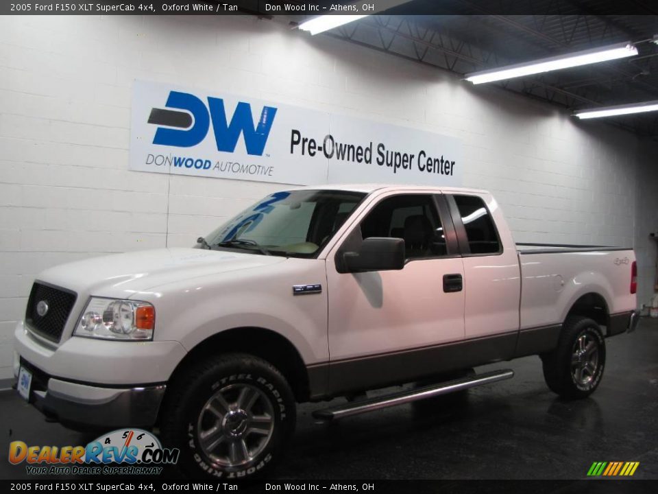 2005 Ford F150 XLT SuperCab 4x4 Oxford White / Tan Photo #2