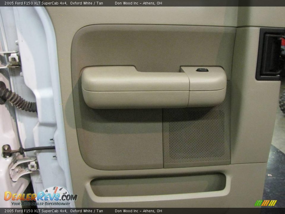 2005 Ford F150 XLT SuperCab 4x4 Oxford White / Tan Photo #17