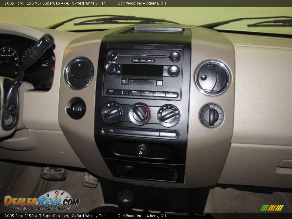 2005 Ford F150 XLT SuperCab 4x4 Oxford White / Tan Photo #18