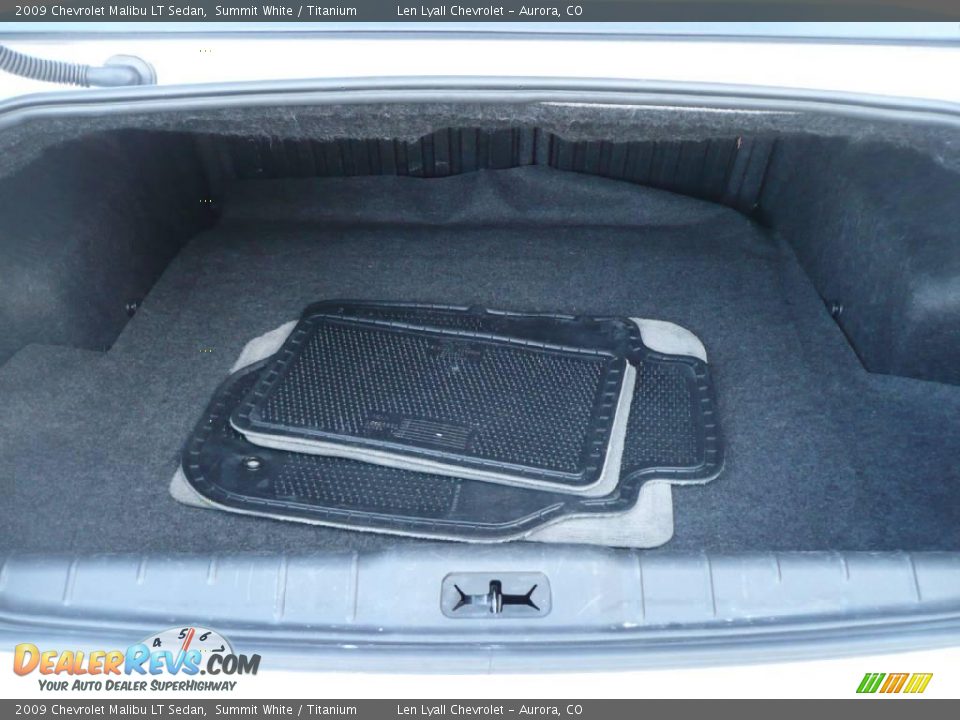 2009 Chevrolet Malibu LT Sedan Summit White / Titanium Photo #11