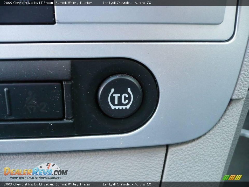 2009 Chevrolet Malibu LT Sedan Summit White / Titanium Photo #26