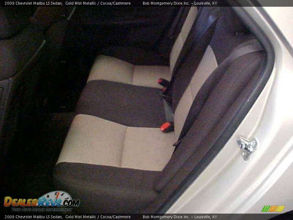 2009 Chevrolet Malibu LS Sedan Gold Mist Metallic / Cocoa/Cashmere Photo #17