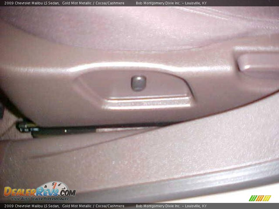 2009 Chevrolet Malibu LS Sedan Gold Mist Metallic / Cocoa/Cashmere Photo #20