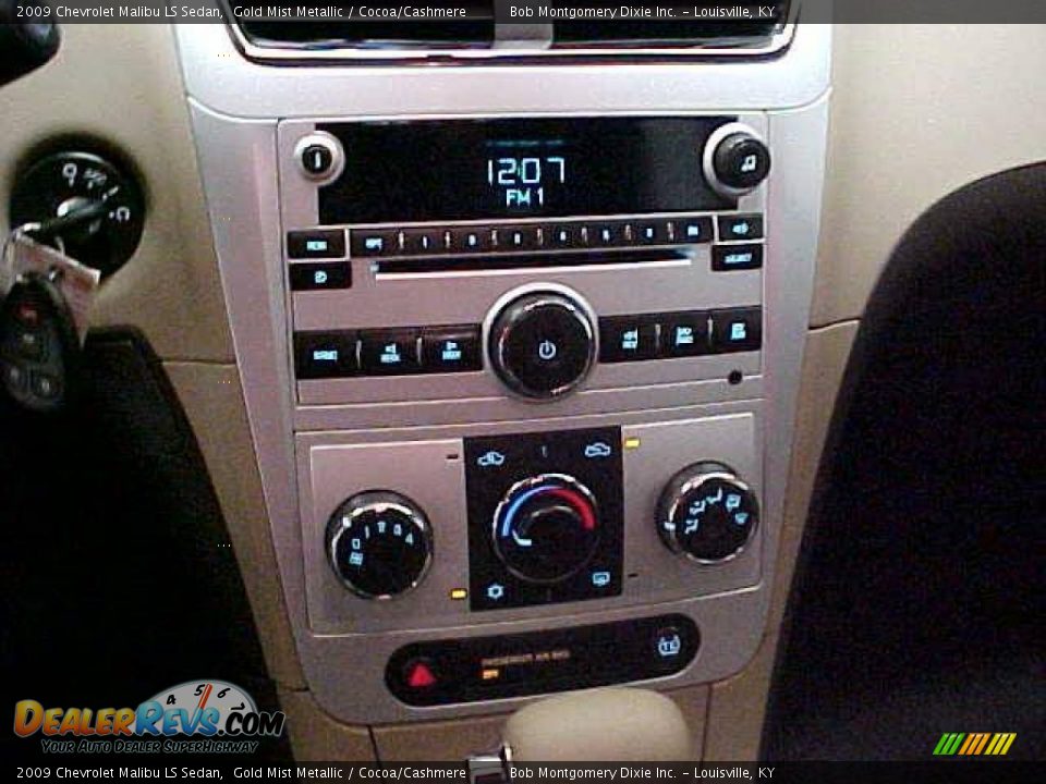 2009 Chevrolet Malibu LS Sedan Gold Mist Metallic / Cocoa/Cashmere Photo #24