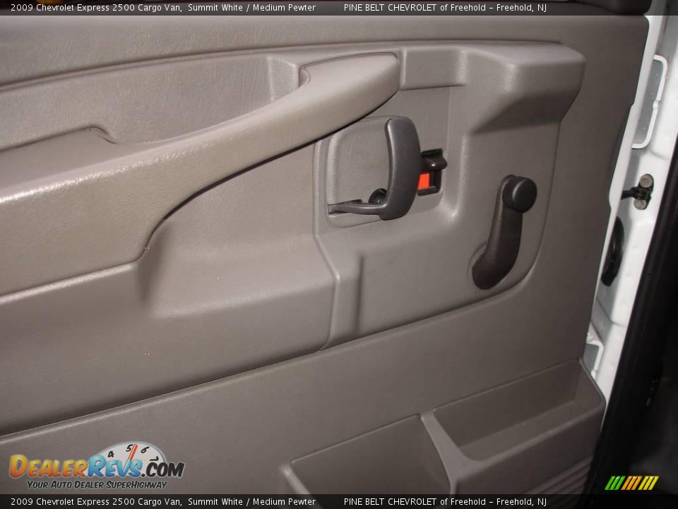 2009 Chevrolet Express 2500 Cargo Van Summit White / Medium Pewter Photo #6