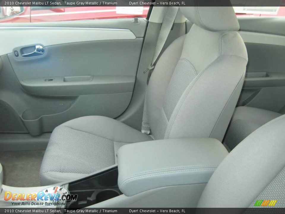 2010 Chevrolet Malibu LT Sedan Taupe Gray Metallic / Titanium Photo #5