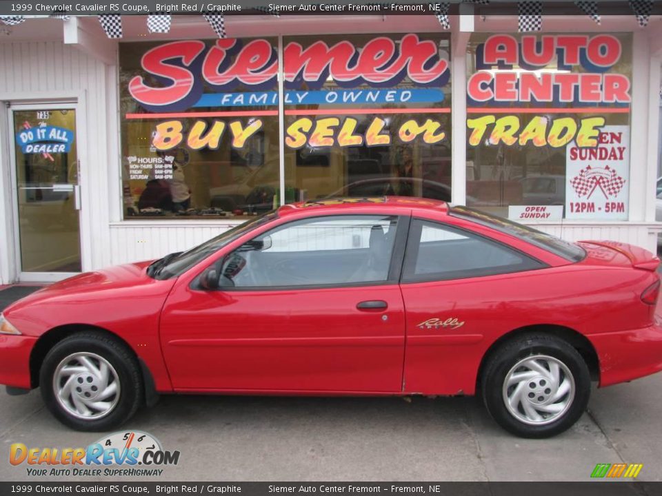 1999 Chevrolet Cavalier RS Coupe Bright Red / Graphite Photo #1
