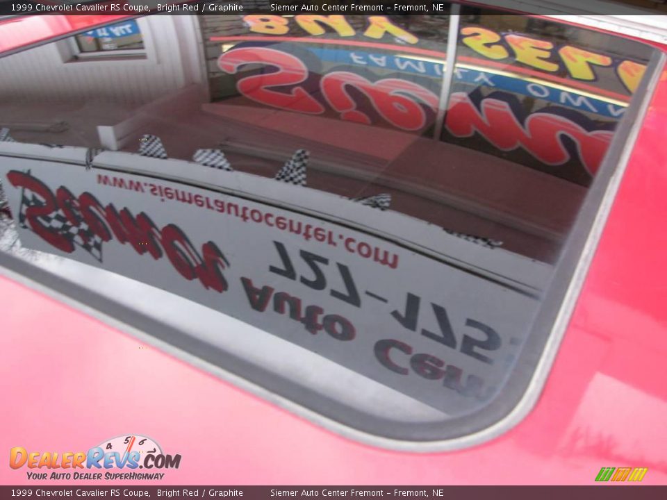 1999 Chevrolet Cavalier RS Coupe Bright Red / Graphite Photo #8
