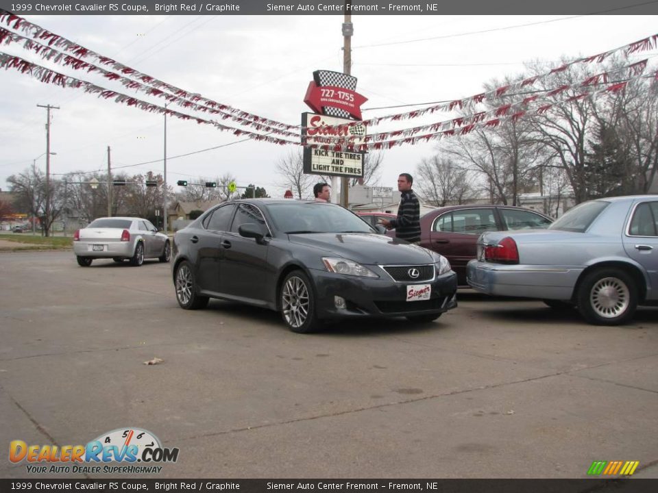 1999 Chevrolet Cavalier RS Coupe Bright Red / Graphite Photo #20