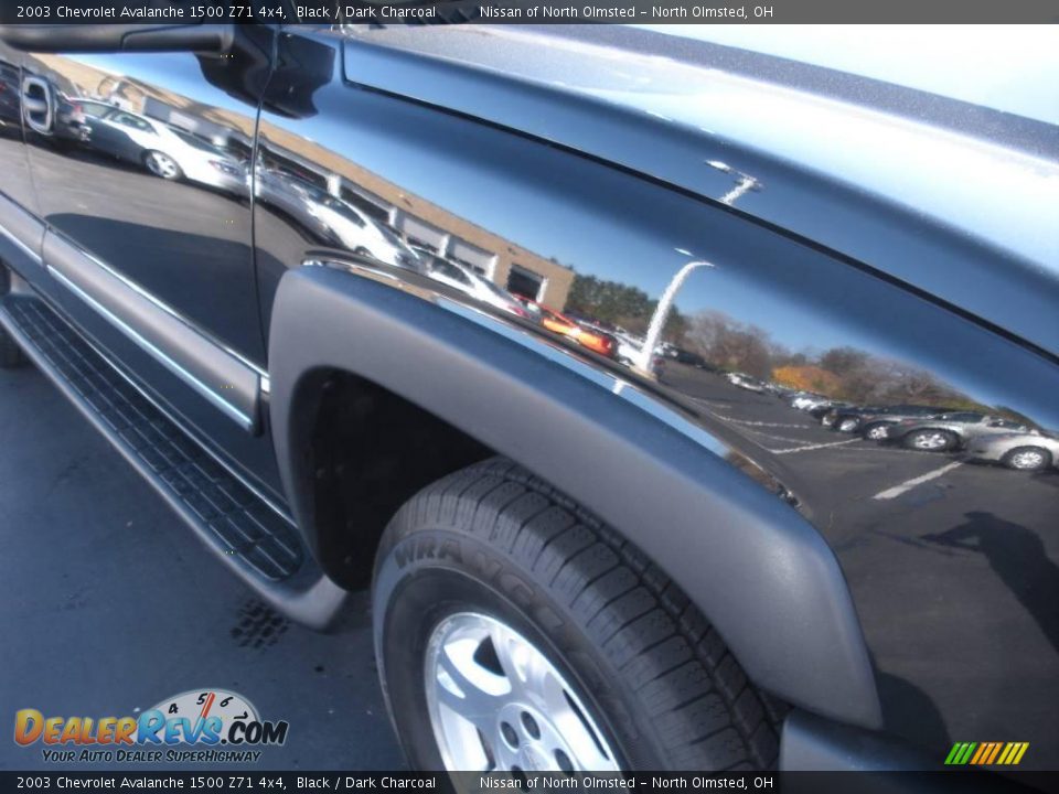 2003 Chevrolet Avalanche 1500 Z71 4x4 Black / Dark Charcoal Photo #4