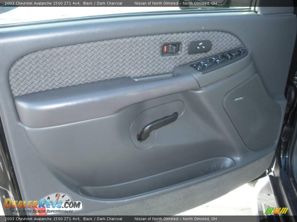 2003 Chevrolet Avalanche 1500 Z71 4x4 Black / Dark Charcoal Photo #12