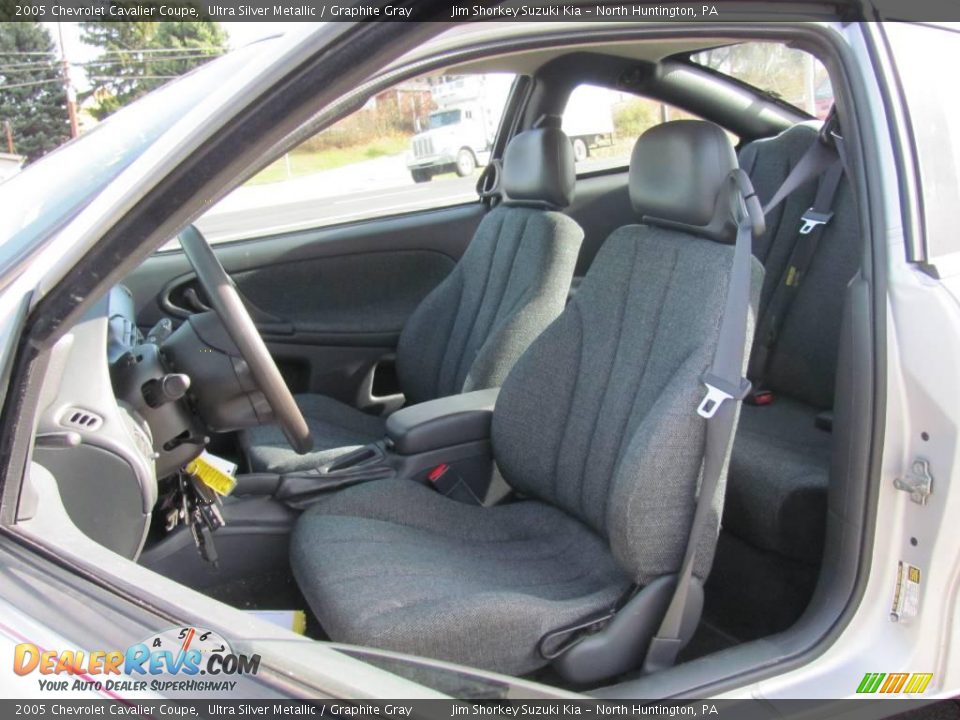2005 Chevrolet Cavalier Coupe Ultra Silver Metallic / Graphite Gray Photo #13