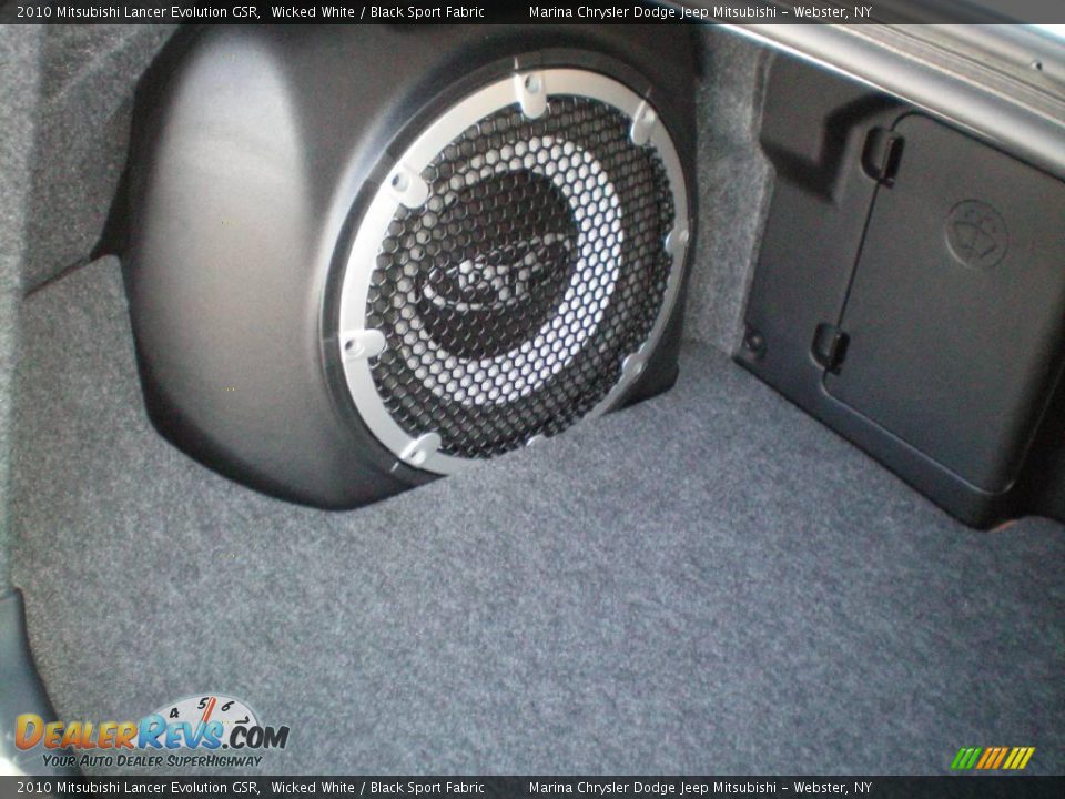 2010 Mitsubishi Lancer Evolution GSR Wicked White / Black Sport Fabric Photo #5