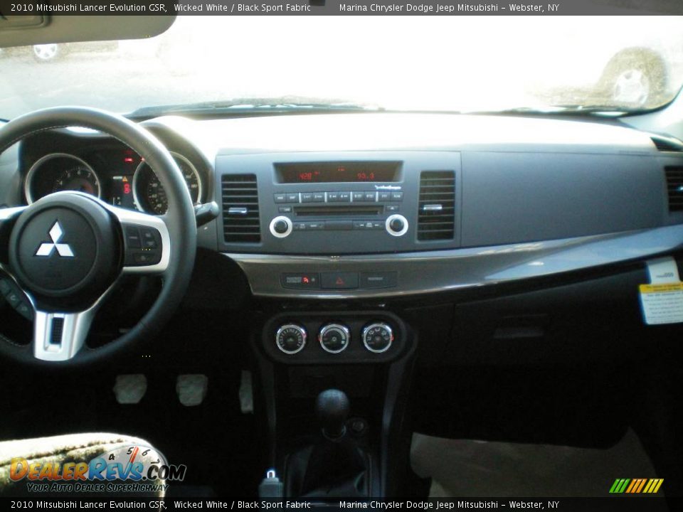 2010 Mitsubishi Lancer Evolution GSR Wicked White / Black Sport Fabric Photo #25