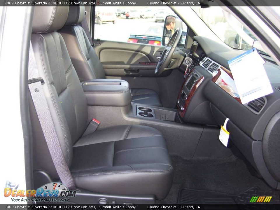 2009 Chevrolet Silverado 2500HD LTZ Crew Cab 4x4 Summit White / Ebony Photo #17