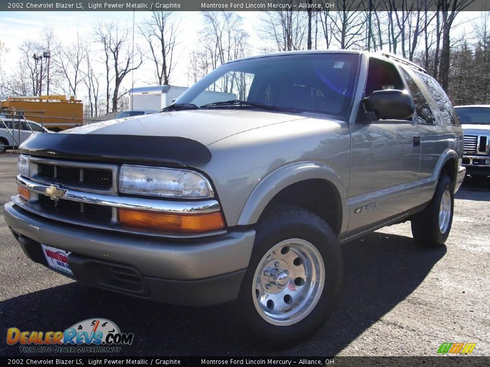 2002 Chevrolet Blazer LS Light Pewter Metallic / Graphite Photo #1