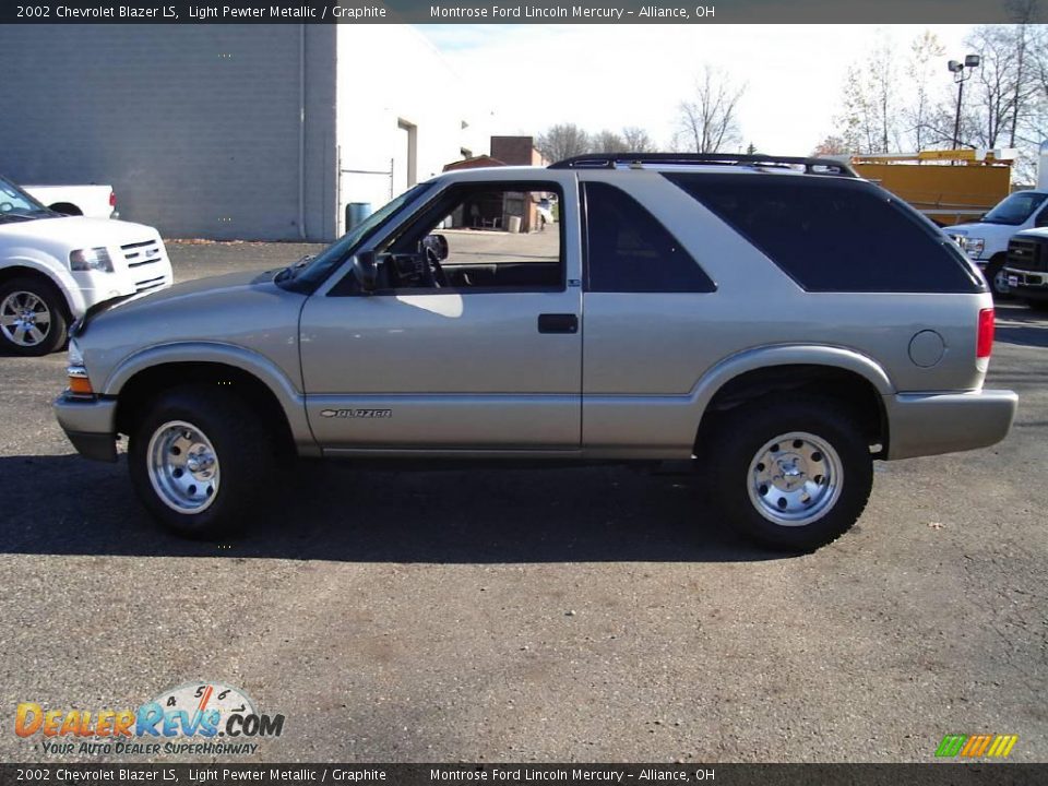 2002 Chevrolet Blazer LS Light Pewter Metallic / Graphite Photo #2