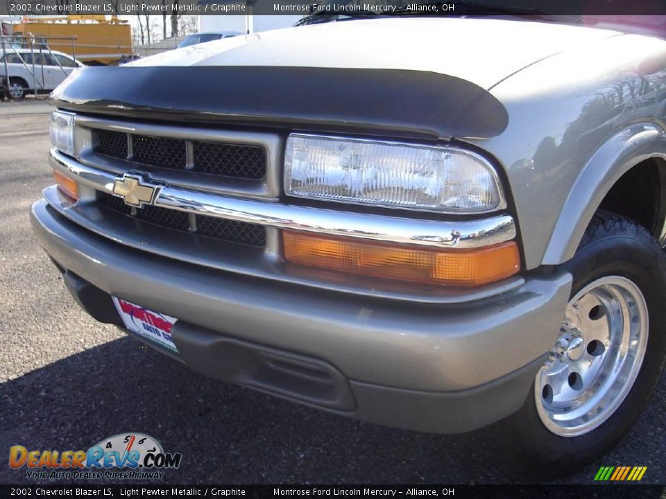 2002 Chevrolet Blazer LS Light Pewter Metallic / Graphite Photo #9