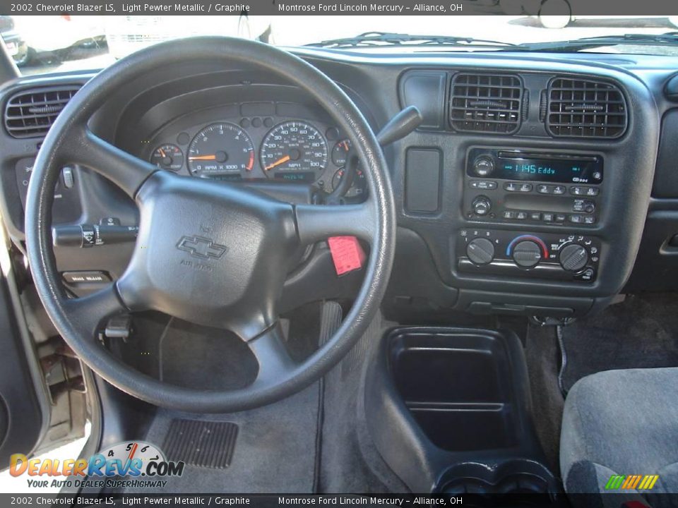 2002 Chevrolet Blazer LS Light Pewter Metallic / Graphite Photo #16