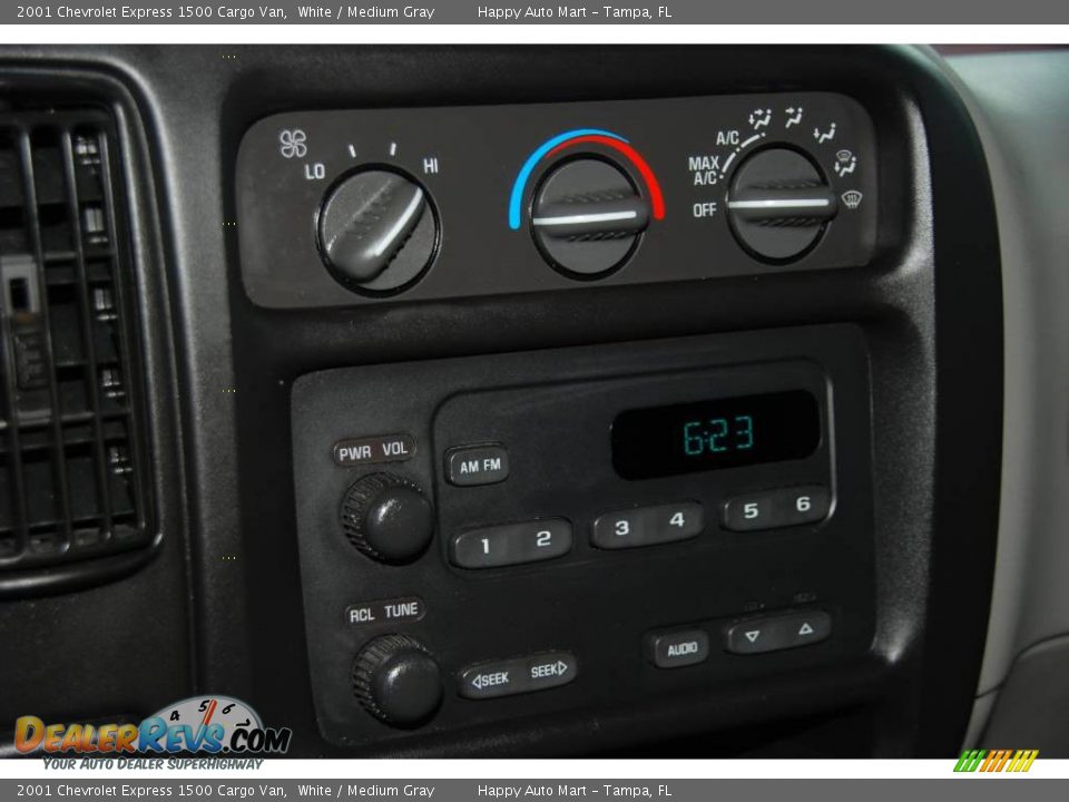 2001 Chevrolet Express 1500 Cargo Van White / Medium Gray Photo #17