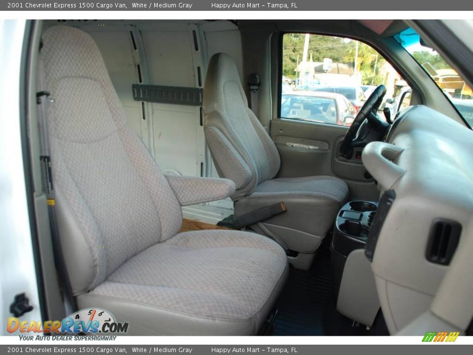 2001 Chevrolet Express 1500 Cargo Van White / Medium Gray Photo #18