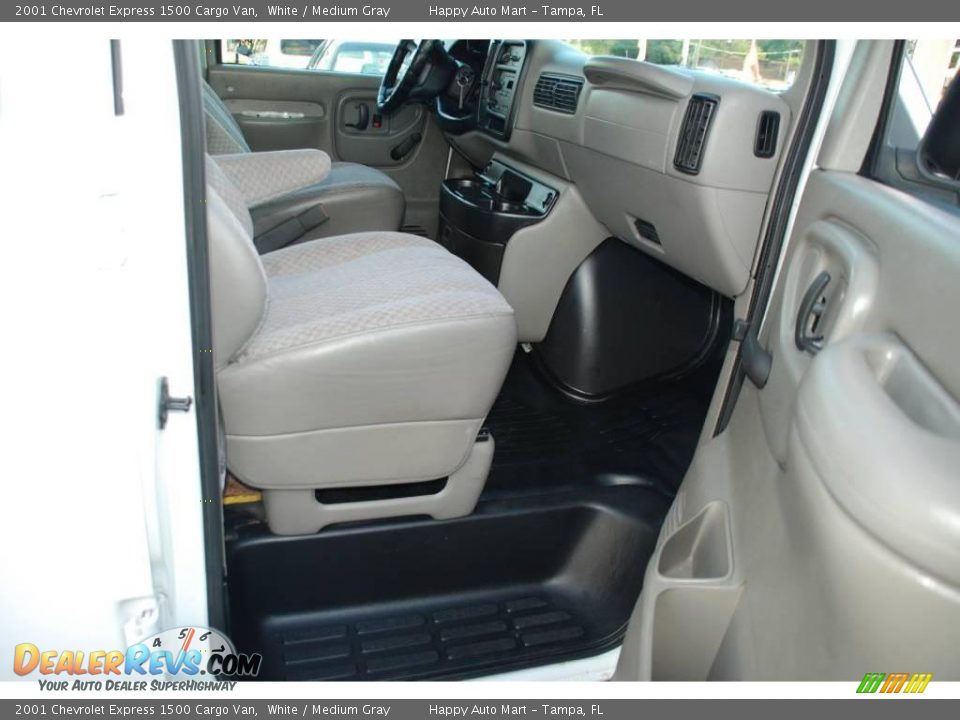2001 Chevrolet Express 1500 Cargo Van White / Medium Gray Photo #24