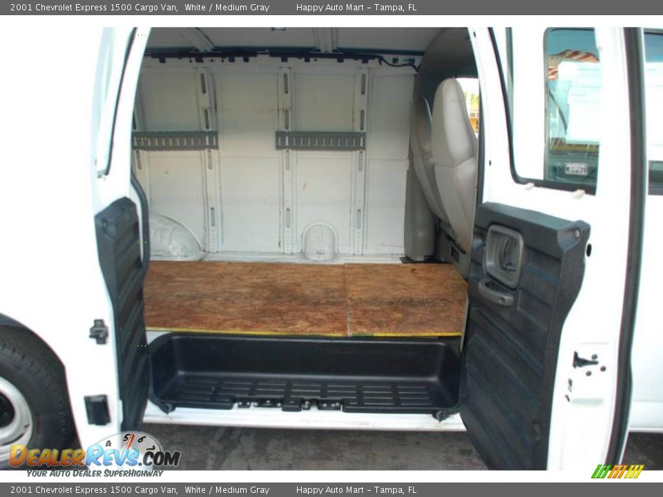 2001 Chevrolet Express 1500 Cargo Van White / Medium Gray Photo #28