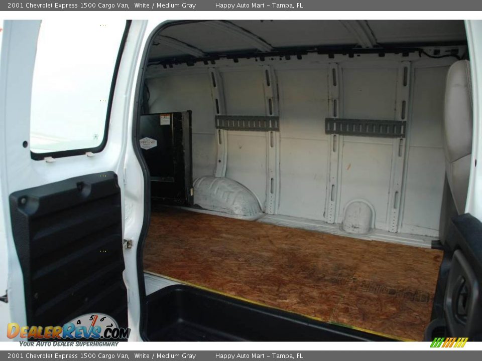 2001 Chevrolet Express 1500 Cargo Van White / Medium Gray Photo #30