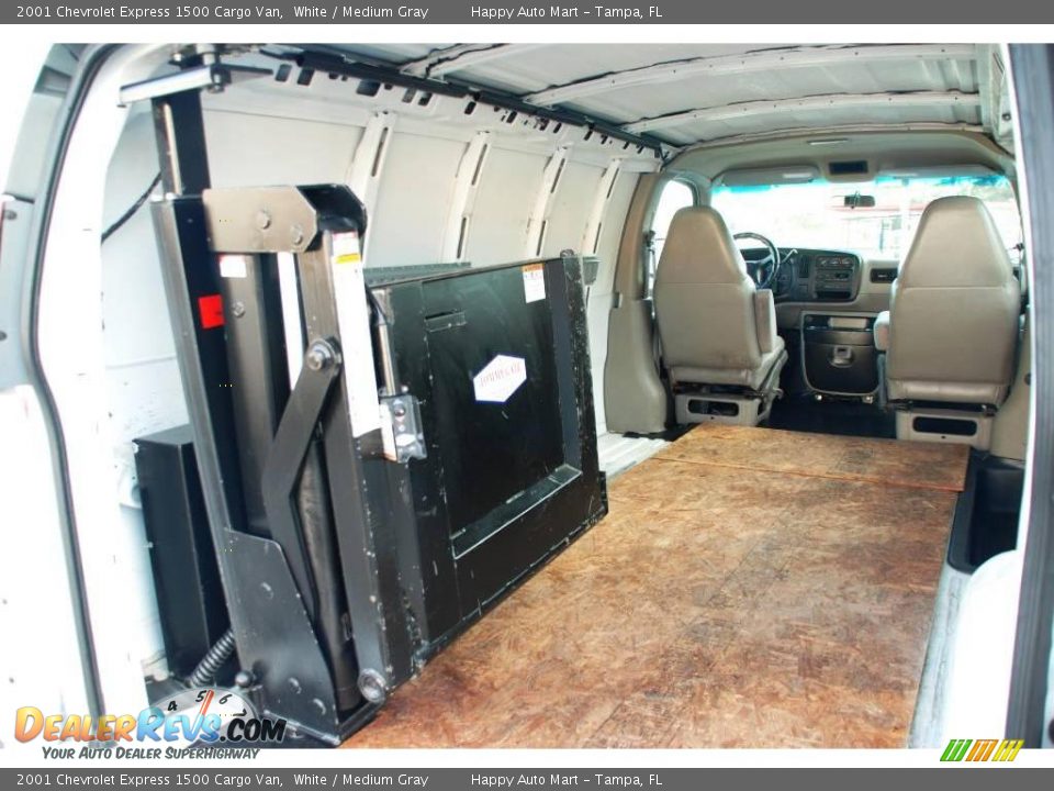 2001 Chevrolet Express 1500 Cargo Van White / Medium Gray Photo #32